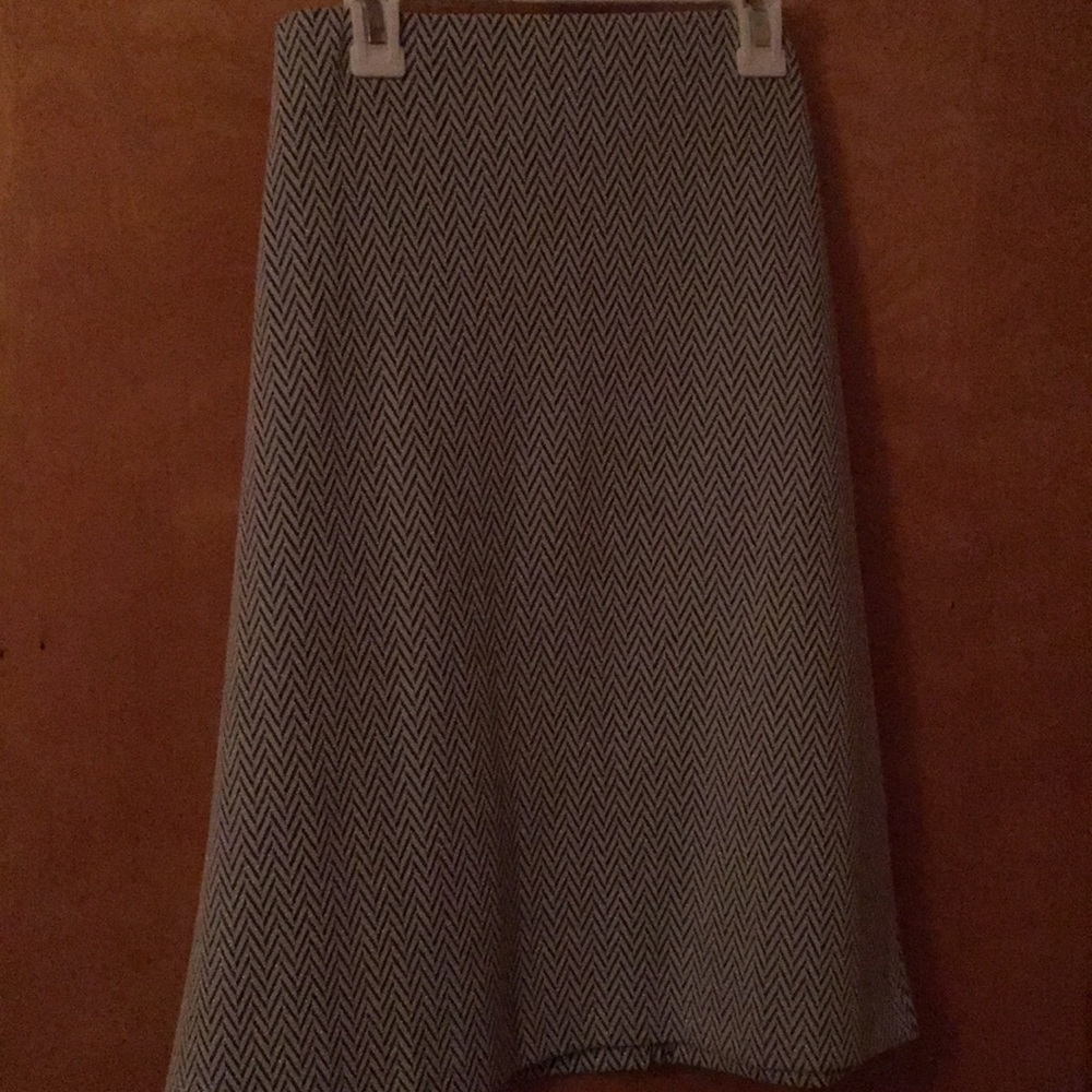 Roz&Ali knee length skirt